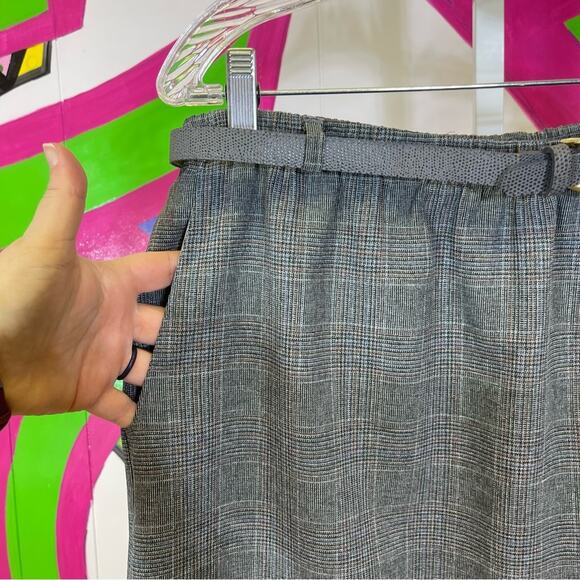 Vintage Alfred Dunner, Midi Skirt with Belt. Size 14. Excellent condition! - Picture 2 of 5